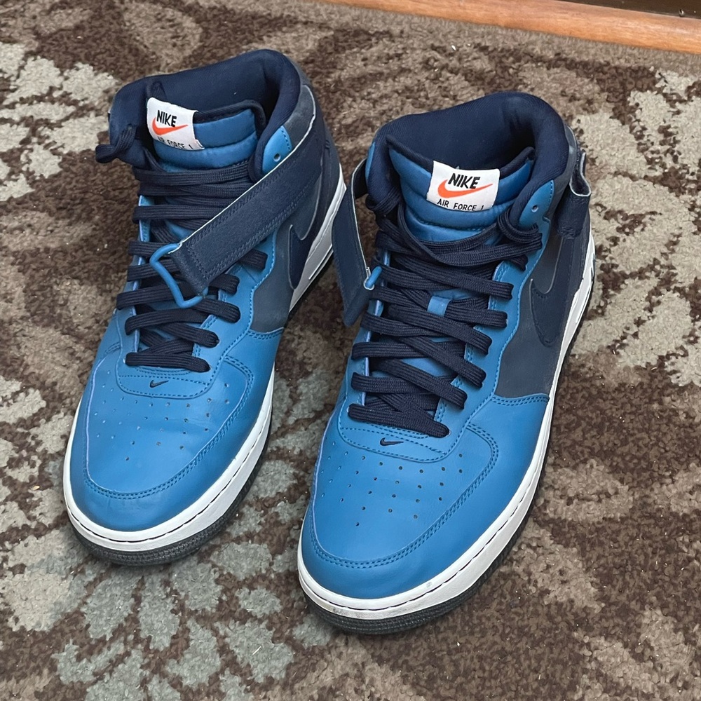 Nike Men's mid university blue